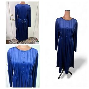 FADS women 90’s Vintage Sz M velveteen pleated Royal Blue mid length Dress